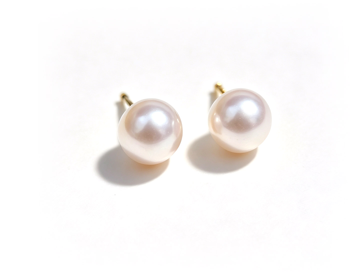 Akoya pearl ear stud (8mm)